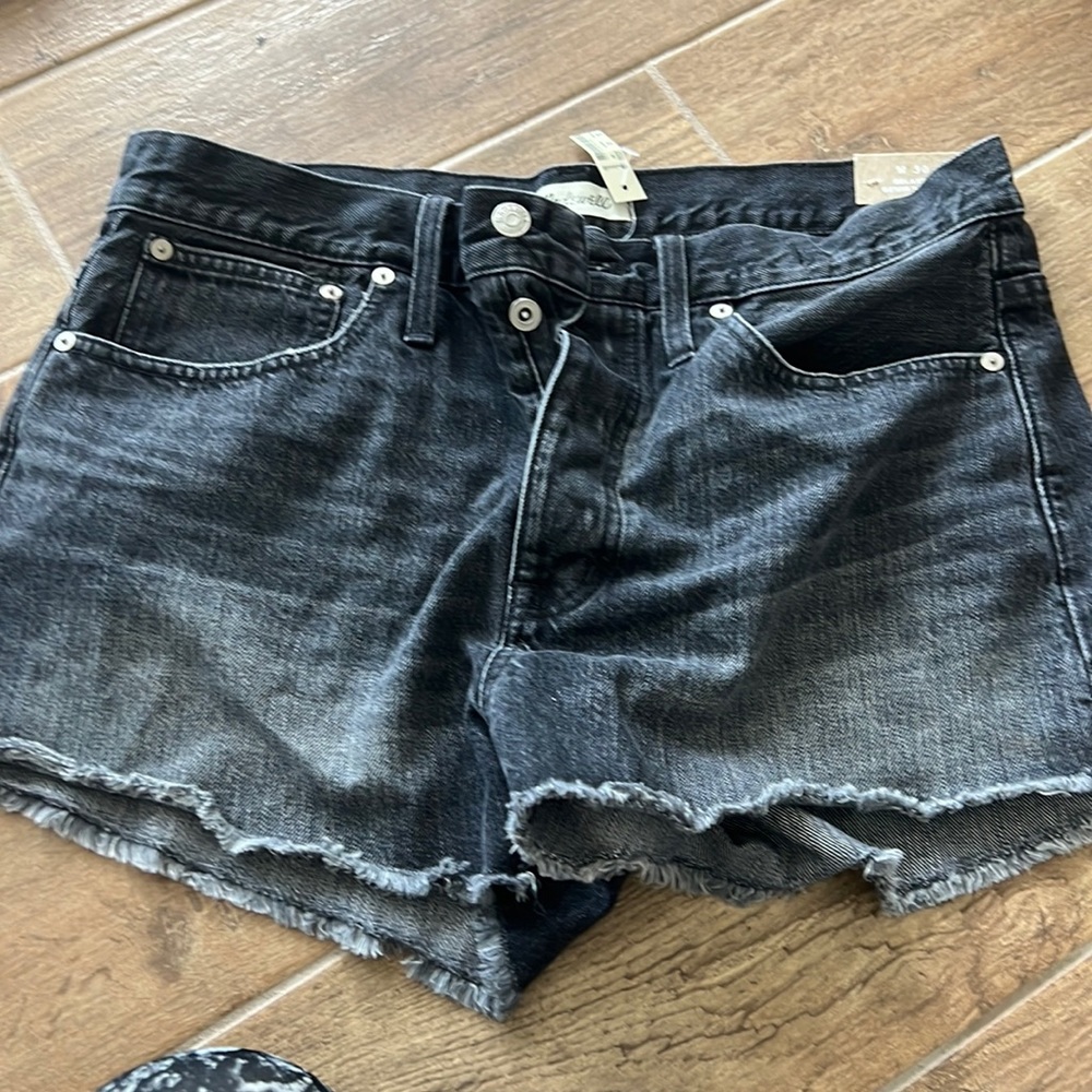 Madewell NWT relaxed denim shorts, size 30